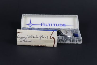 null ALTITUDE LEADER AROUND 1969. Ref : 01444. Stainless steel wristwatch, white...