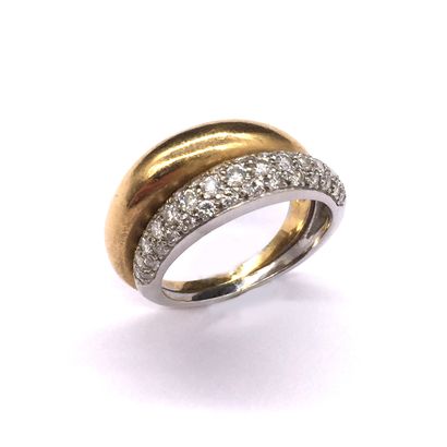 null Double rush ring, the first in 18K yellow gold, the second in 18K white gold,...