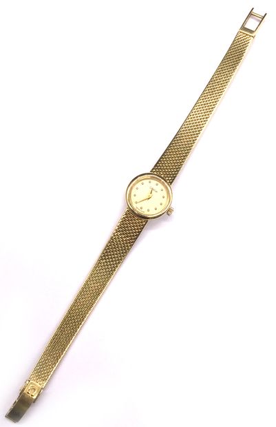 null OMEGA WATCH in 18K yellow gold, gold ground. Soft bracelet. French work. Length...