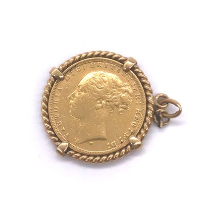 PENDANT holding a coin depicting Queen Victoria...