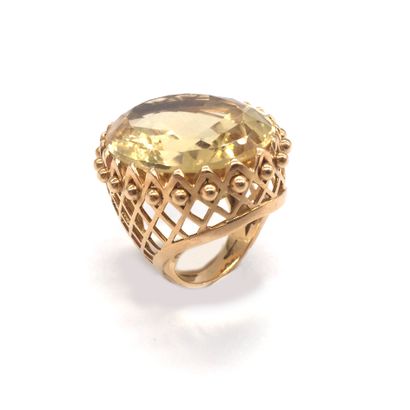 RING in 18K yellow gold with a checkerboard...
