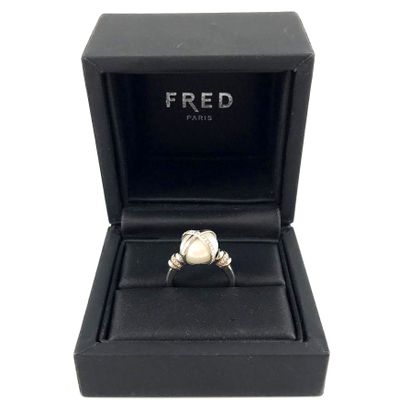 null FRED "BAY OF ANGELS" ring with a white pearl (untested), set with two interlaced...