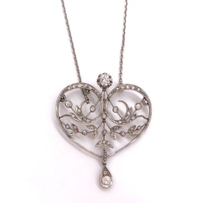 null NECKLACE holding a heart decorated with scrolls, rose-cut diamonds and old-cut...