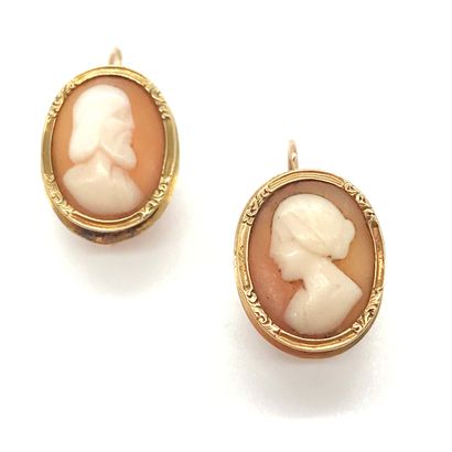 PAIR OF EARRINGS with a cameo showing a man...
