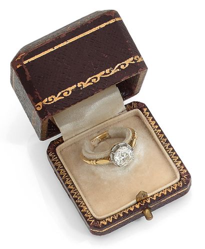 RING set with an old cut diamond of about...