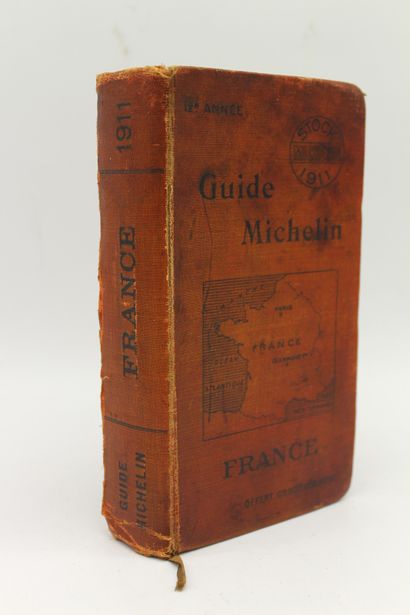 null Guide Michelin 1911

 Exemplaire de la 1911. 680 pages. Reliure rouge. Carte...