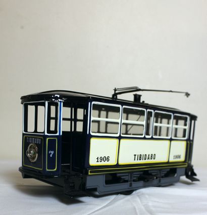 null Tramway, jouet Paya réf. 1849

Grand tramway en tôle peinte, réédition, par...