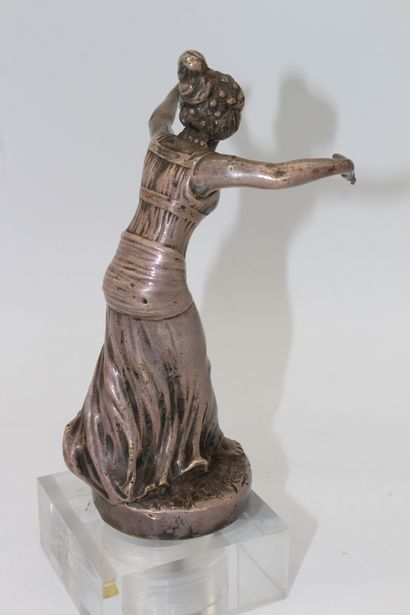 null Henry FUGERE (1872-1944)

Danseuse Orientale

Mascotte signée H.Fugère. Bronze...