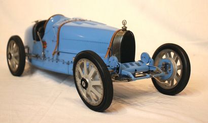 null Bugatti 35 d'Art Collection Auto

Bugatti 35 au 1/8° d'Art Collection Auto,...