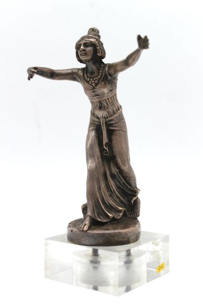 null Henry FUGERE (1872-1944)

Danseuse Orientale

Mascotte signée H.Fugère. Bronze...