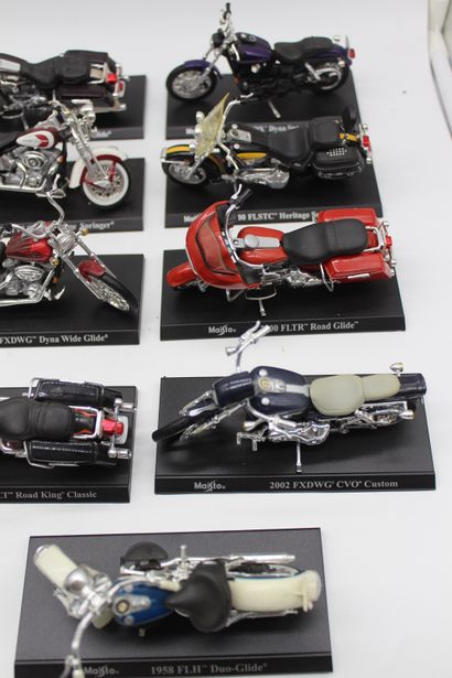 null Collection Motos Harley Davidson - Lot 1

Collection de 14 miniatures de la...
