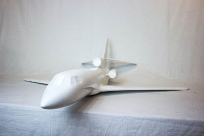 null Maquette Falcon

Modèle de Falcon Dassault en résine, blanc. Longueur 91 cm,...