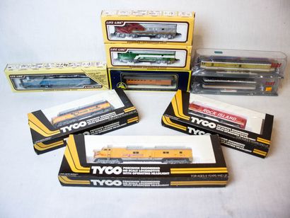 null Trains et Wagons- HO- Divers Marques 

- Tyco: Chessie System locomotive avec...