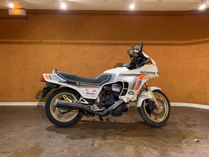 1982 HONDA CX 500 TURBO Serial number 2001780

Sold with a copy of the French car...