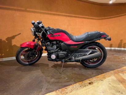 1985 KAWASAKI GPZ 750 TURBO Serial number 003742

Sold with a copy of the French...