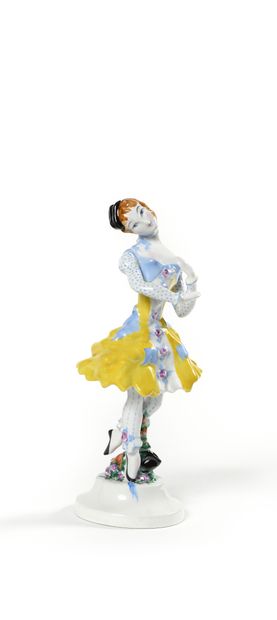 null FIGURINE EN PORCELAINE REPRESENTANT UNE DANSEUSE 

Manufacture de porcelaine...