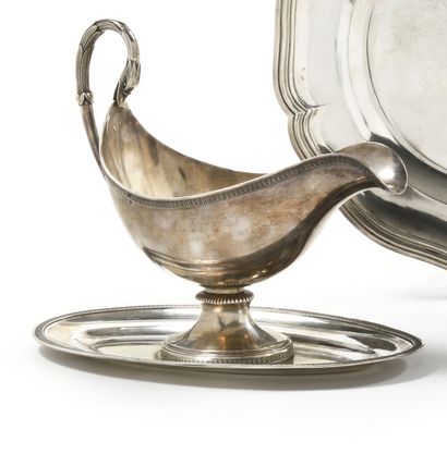 null CASKED SAUCIERE in plain silver 950 thousandth on pedestal and its display adherent...