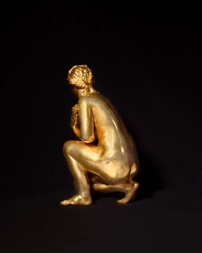 null Gilded bronze figure of the crouching Venus after the Antique (wear), with a...