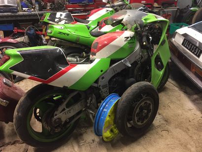 KAWASAKI ZX 750 H ZXR STINGER Serial number ZX750H - 012593

GODIER-GENOUD ''factory''...