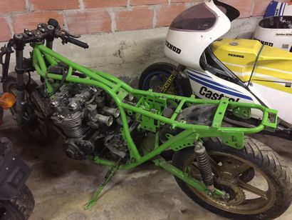 KAWASAKI Z1 900 CC Serial number 27595

Not rolling, to be restored

To be registered...
