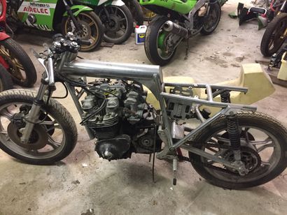 KAWASAKI MARTIN Cadre poutre numéro 104

Non roulante ,à restaurer

A immatriculer...