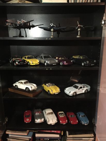 COLLECTION DE MINIATURES autos et avions dont une partie neuve en boites