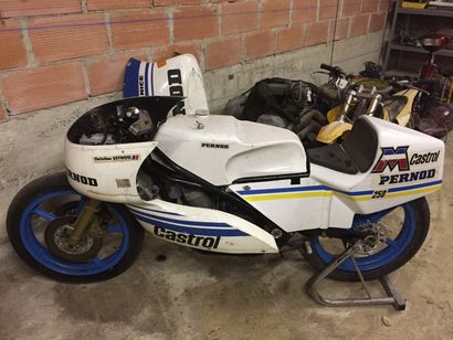 PERNOD 250 GRAND PRIX N° S326 on cylinder

Motorcycle to be finished, 80% complete

Engine...
