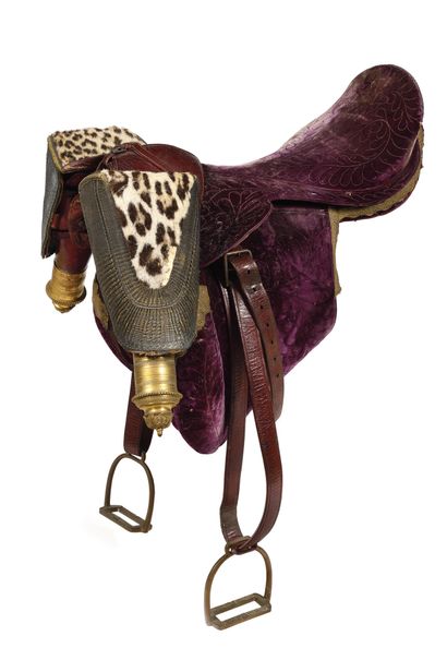 null SADDLE OF SUPERIOR OFFICER OR GENERAL OFFICER. In purple velvet with stitching....