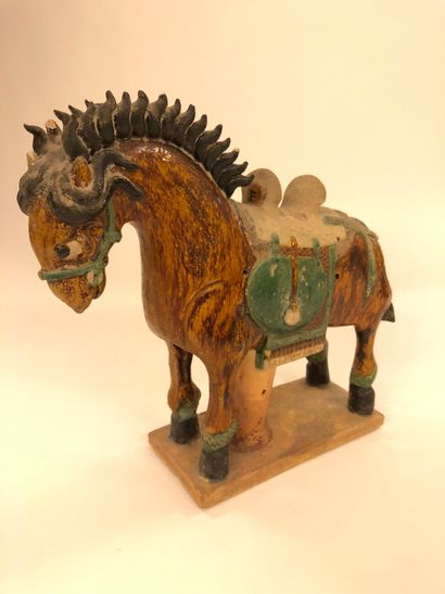 null CHINA Horse in polychrome glazed terracotta In the Ming style (1368-1664) Height...