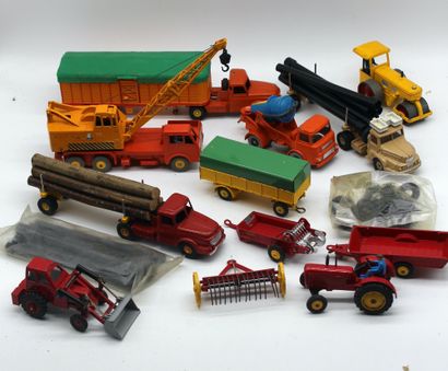 null Dinky Toys- Trucks and trailers

Lot of Dinky toys miniatures, scale 1/43°.

-...