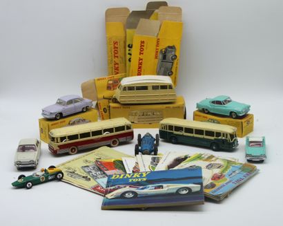 Dinky Toys- Autobus et divers 
Lot de miniatures...