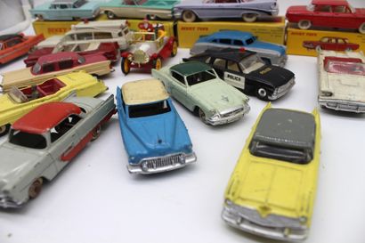 null Dinky Toys- Américaines

Lot de miniatures de la marques Dinky toys, échelle...