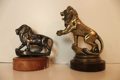 null Deux mascottes Lion Peugeot

- Lion attribué à Villars, bronze argenté, monté...