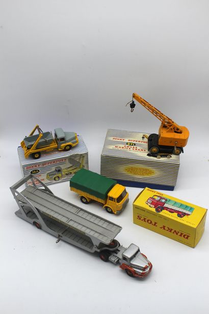 null Dinky Toys- Garage and utility vehicles

Lot of Dinky toys miniatures, scale...