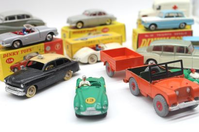 null Dinky Toys-Marques Anglaises

Lot de miniatures de la marques Dinky toys, échelle...