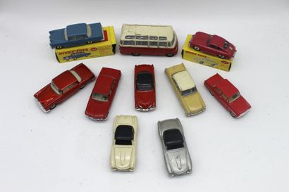 null Dinky Toys-Marques Allemande

Lot de miniatures de la marques Dinky toys, échelle...