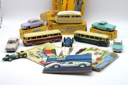 null Dinky Toys- Autobus et divers

Lot de miniatures de la marques Dinky toys, échelle...