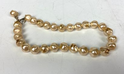 CHANEL 
Imitation baroque pearls necklace,...