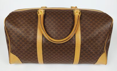 null CELINE

Travel bag 44 cm Monogram canvas and brown leather

(Good condition,...