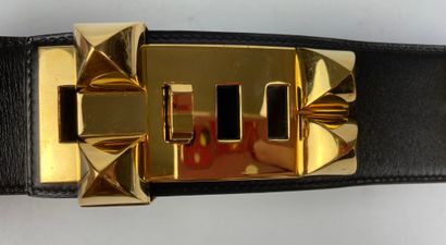 null HERMES Paris. 

Belt Médor model in black leather and gilded metal. 

Size 68...