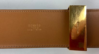  HERMES Paris. 
Belt Médor model in black leather and gilded metal. 
Size 68 cm....