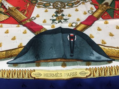 null HERMES PARIS

Square in printed damask silk, titled "Napoleon". 

Box, good...