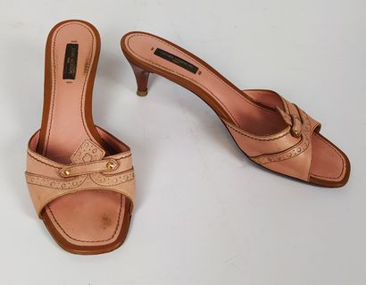 LOUIS VUITTON 
Pair of pink leather sandals...