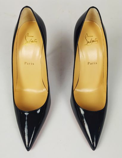 null CHRISTIAN LOUBOUTIN

Pair of black patent leather KATE pumps. Size 38.5

Original...