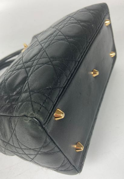 null CHRISTIAN DIOR

Lady Dior bag, quilted black lambskin leather, hardware and...