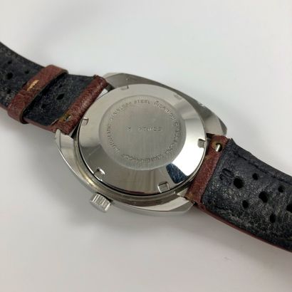 null 
LEBOIS & CO

About 1970

Watch "racer" from Lebois & co brand owned by Raymond...
