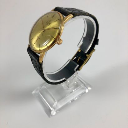  ALLAINE. About 1960. Allaine wristwatch. Yellow dial signed. Applied baton hour...