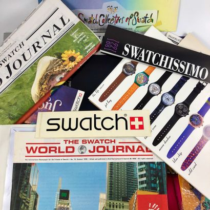  Ensemble publicitaire, documentation, sac, pins en lien avec la marque Swatch 