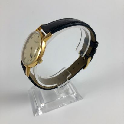  LAURENS. Ref 1291-1287. Yellow gold 750/1000 wristwatch. Off-white dial signed,...