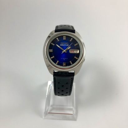 SEIKO 5 
Ref : 4n4091 
Beautiful steel watch...